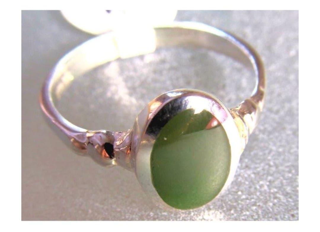 Ladies Oval Greenstone Ring