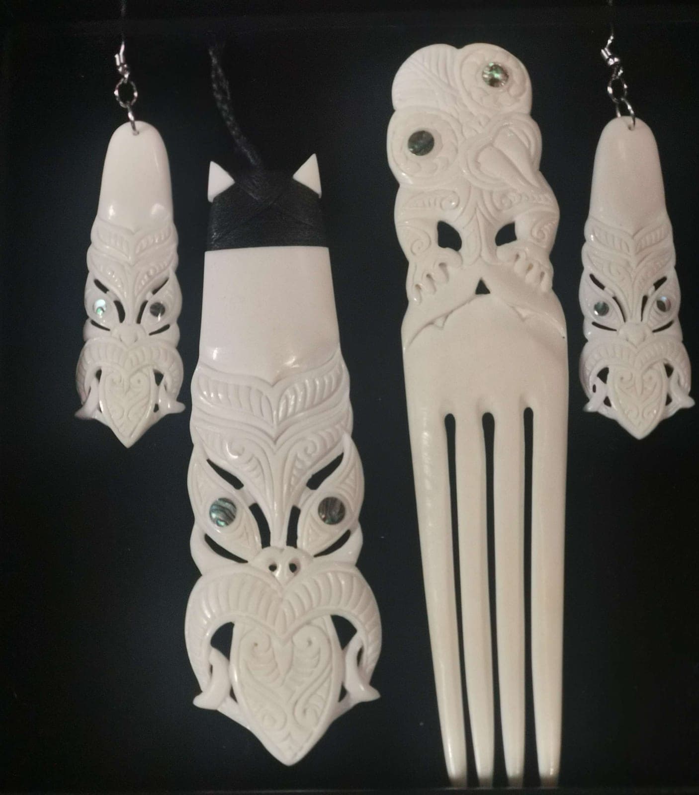 Tiki Bone Set