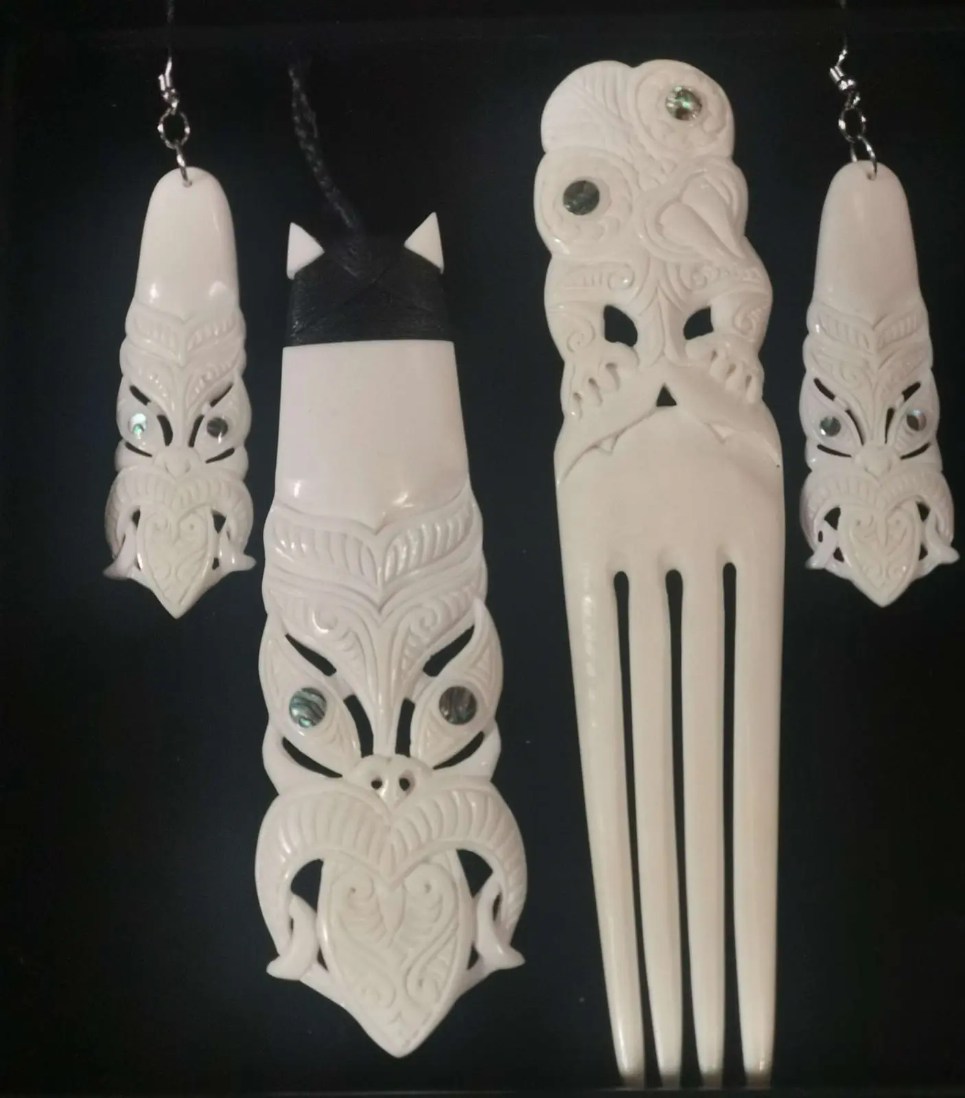 Tiki Bone Set