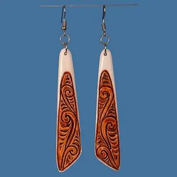 Drop earring with stain